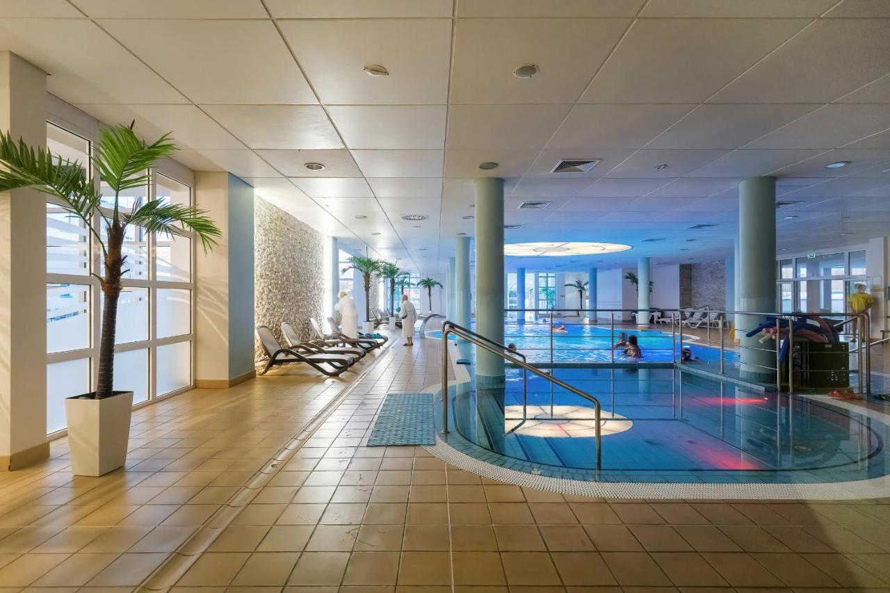 4Star Hotel With Pool - Pet-Friendly Apartment By Noclegi Renters Kolobrzeg Bagian luar foto